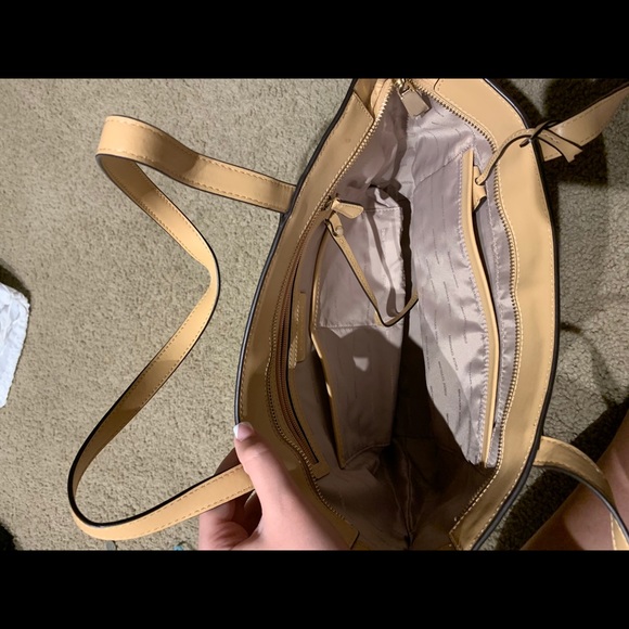 Michael Kors hand bag - Picture 2 of 3